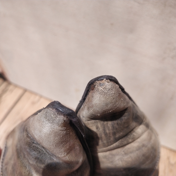 Vintage Italian Pointy Toed Leather Boots - Picture 5 of 12